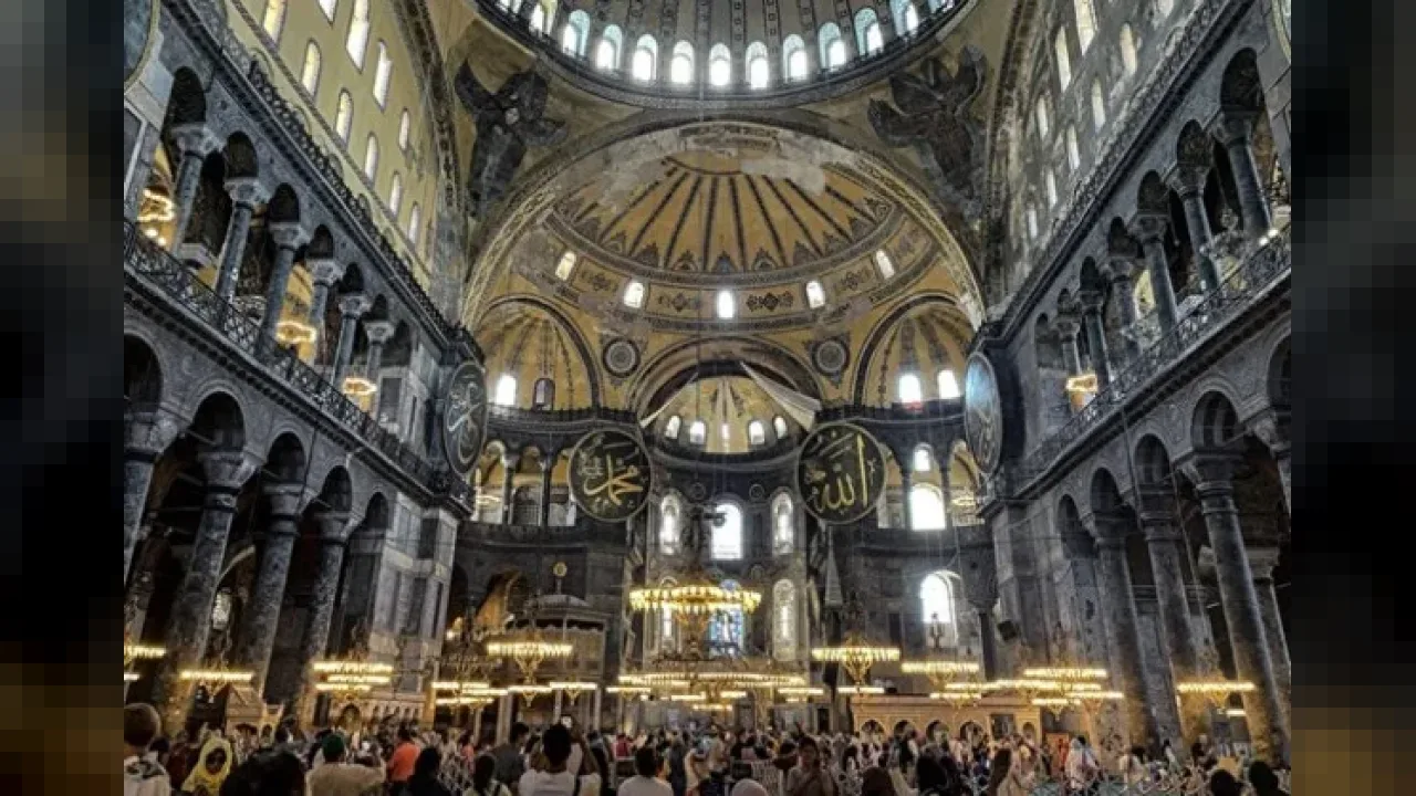 Ayasofya 6 Yılda 30 Milyondan Fazla Ziyaretçiyi Ağırladı