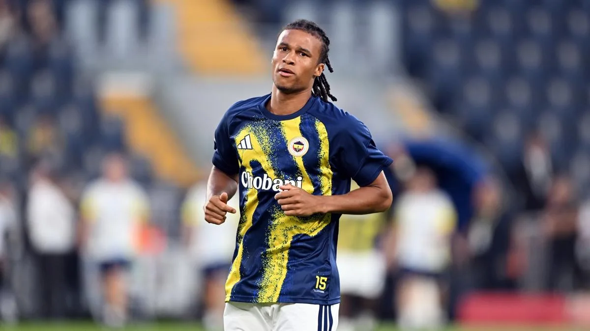 Nathan Aké İlk 11'de: Fenerbahçe İlk Yarıyı 1-0 Önde Tamamladı