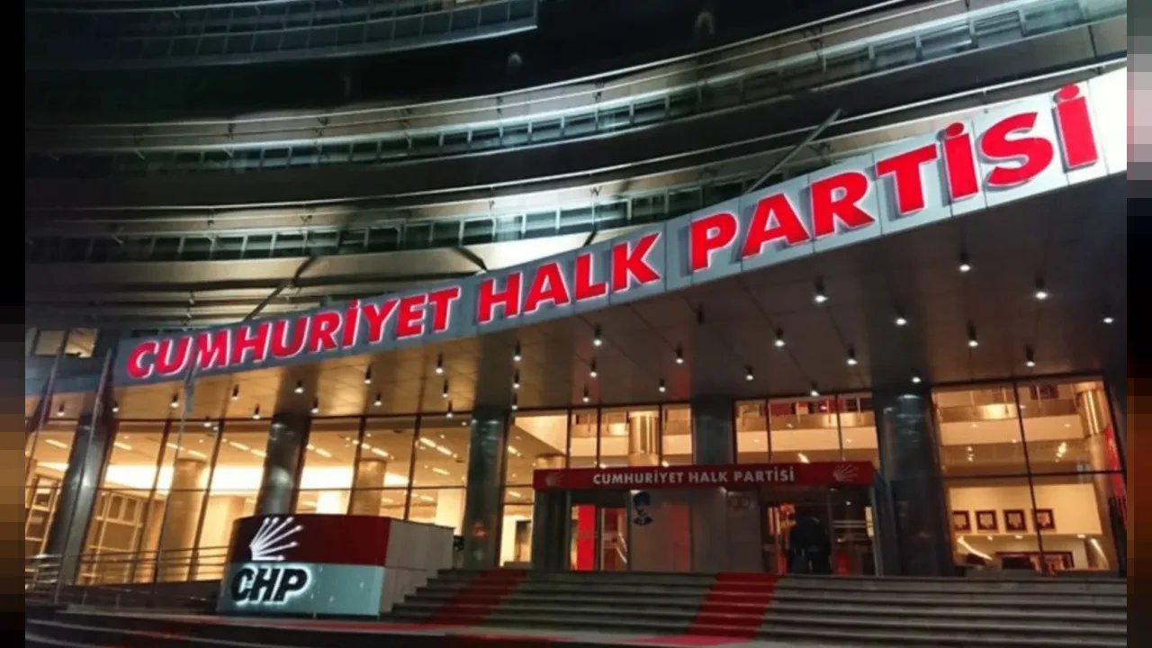 CHP'de istifa depremi: İlçe yönetimi düştü!