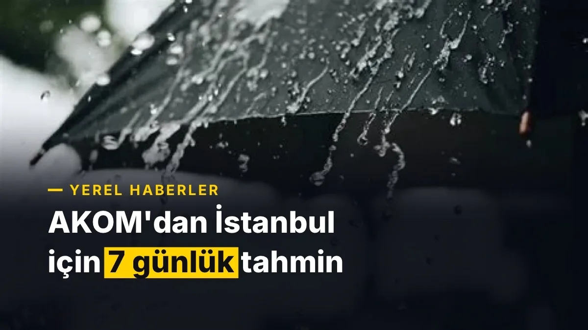 İstanbul'da yağmurlu havada şemsiyeyle yürüyen vatandaşlar