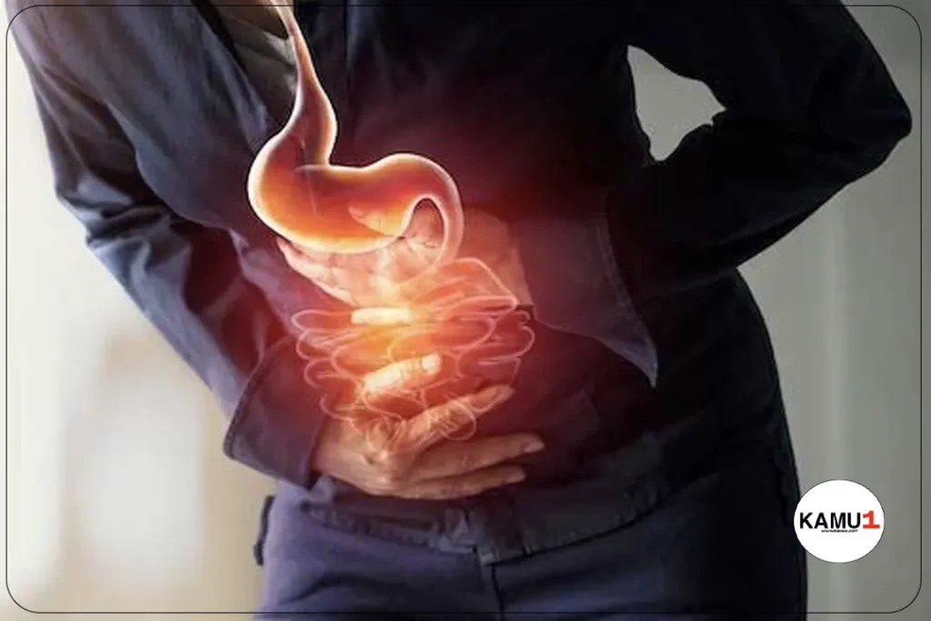 Mide yanması, asit reflüsü olarak da bilinen, mide içeriğinin yemek borusuna geri kaçması sonucu oluşan bir rahatsızlıktır. Bu durumda, mide içeriğinde bulunan asitler yemek borusuna doğru yukarı doğru hareket ederek yemek borusunda yanma hissi yaratabilir. Mide yanması genellikle göğüs bölgesinde, boğazda ve ağızda bir yanma hissi veya ekşi tat şeklinde hissedilir.