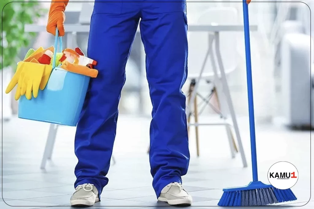 İŞKUR üzerinden temizlik görevlisi alımı duyuruları yayımlandı. Özel sektör firmaları tarafından yayımlanan duyurulara göre, 4 bin 198 temizlik görevlisi alımı yapılacak. Başvuru yapacak adaylarda en az ilkokul mezuniyet şartı aranırken, adayların belirtilen başvuru şartlarını dikkatle incelemesi gerekmektedir.