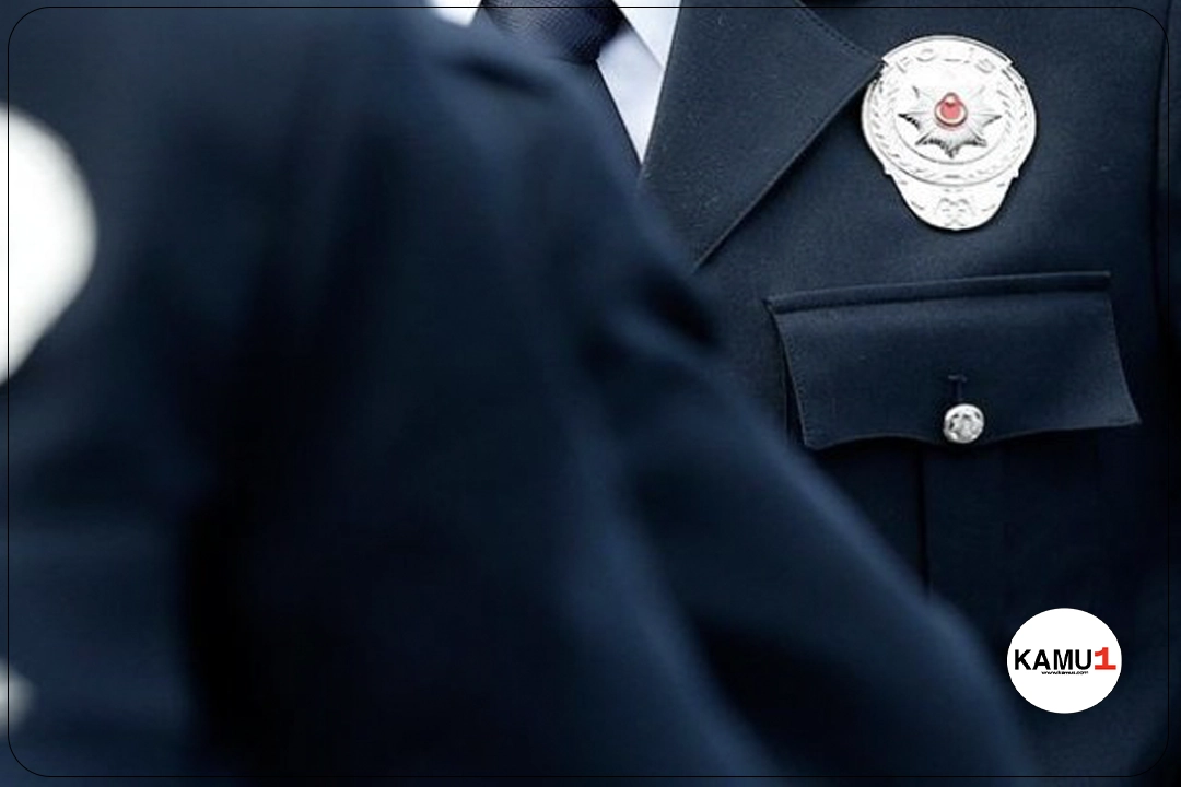 52 İlin Emniyet Müdürü Değişti.Emniyet Müdürleri Atama Kararnamesi, Türkiye'nin farklı illerindeki emniyet teşkilatında önemli bir değişikliği beraberinde getiriyor. Cumhurbaşkanı Recep Tayyip Erdoğan'ın imzasıyla hayata geçirilen kararname, Resmi Gazete'de resmi olarak yayımlanarak yürürlüğe girdi.