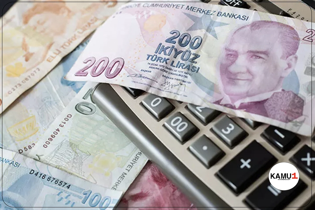 Ülkemizi sarsan depremin ardından, hükümet hızlı bir şekilde bölgedeki hayatın normale dönmesi için önemli adımlar attı. Depremden etkilenen vatandaşlar için toplam 250 milyar liralık Kredi Garanti Fonu paketi, 350 milyar liraya yükseltildi. Ayrıca mükelleflerin vergi yükümlülükleri ertelendi, böylece finansal yükleri hafifletilmeye çalışıldı. Depremde zarar gören yaklaşık 319 bin konutun ise bir yıl içinde yeniden inşa edilerek teslim edilmesi planlanıyor. Ancak depremlerin Türkiye ekonomisine maliyeti maalesef 104 milyar doları aştı.