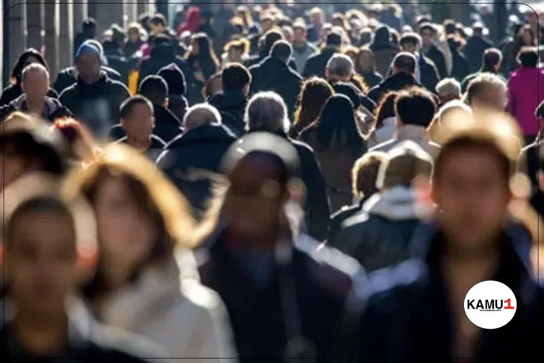 Türkiye İstatistik Kurumu (TÜİK), haziran ayına ilişkin işsizlik rakamlarını paylaştı.15 yaş ve üzeri kişilerde işsiz sayısı 2023 yılı Haziran ayında bir önceki aya kıyasla 2 bin kişi artarak 3 milyon 337 bin kişi olarak belirlendi. İşsizlik oranı ise 0,1 puanlık artışla %9,6 seviyesinde kaydedildi. İşsizlik oranı cinsiyete göre incelendiğinde erkeklerde %7,8, kadınlarda ise %13,2 olarak tahmin edildi.