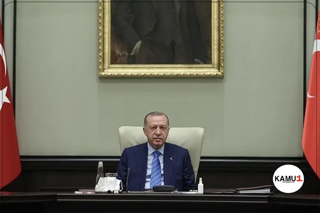 YAŞ Toplantısı Bugün Beştepe'de Gerçekleşecek.Bugün, Yüksek Askeri Şura (YAŞ) toplantısı için Cumhurbaşkanı Recep Tayyip Erdoğan başkanlığında Beştepe'de bir araya geliyor.