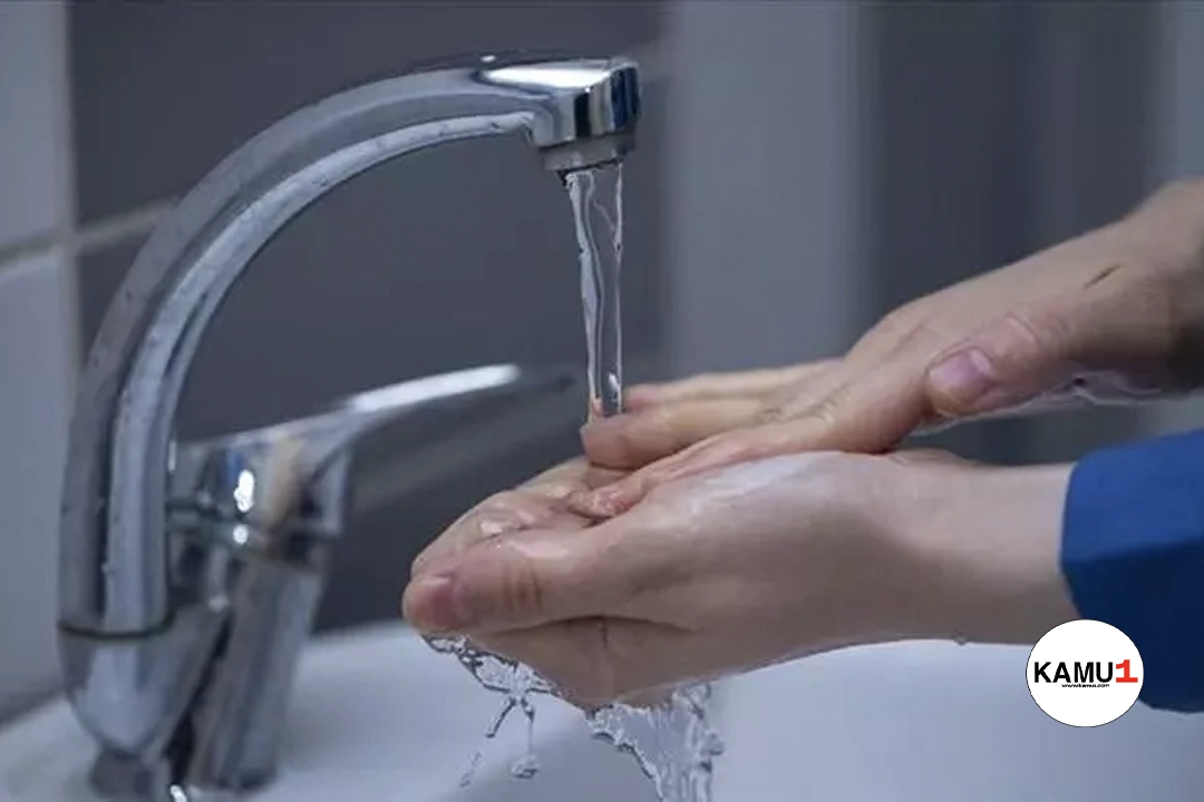 İstanbul'da Su Fiyatlarına Yüzde 25 Zam Geldi.İstanbul Büyükşehir Belediye Meclisi, su fiyatlarına ilişkin önemli bir karar aldı. Bu karar, su tarifelerinin güncellenmesi ve yüzde 25'lik bir zam oranını içeriyor. İşte ayrıntılar: