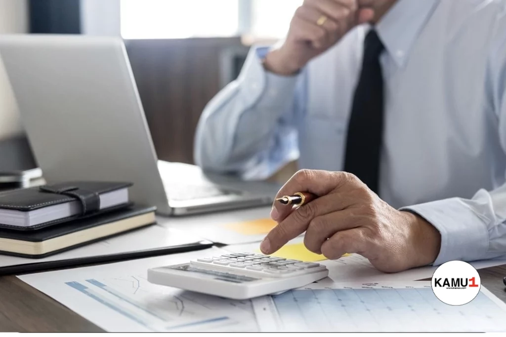 Kamuya 363 Memur ve Personel Alımı Yapılacak. Resmi Gazete ve Cumhurbaşkanlığı SBB'de yayımlanan duyurulara göre, kamu kurum ve kuruluşlarına zabıta memuru, itfaiye eri, VHKİ, veznedar, tahsildar, memur, çocuk eğitimcisi, hizmetli, çözümleyici, programcı, mühendis ve bilişim personeli pozisyonları için personel alımı yapılacak. Başvuru yapacak adayların belirtilen başvuru genel ve özel şartları dikkatle incelemesi gerekmektedir.