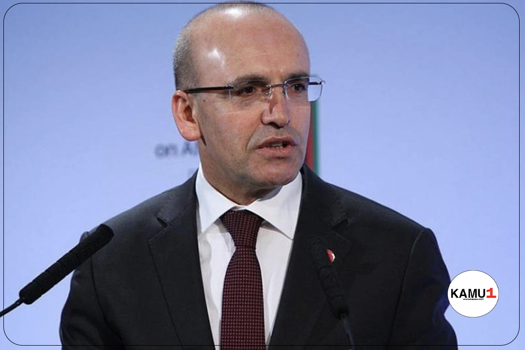 Hazine Bakanı Mehmet Şimşek Kredi ve Kredi Kartlarıyla İlgili Açıklamalarda Bulundu.Hazine ve Maliye Bakanı Mehmet Şimşek, "Kredi kartları, bireysel kredi, taşıt kredisi ve ikinci konut kredisinde sadece faizleri artırarak değil, bankalar üzerinden kredi verme iştahını keserek de kredi büyümesini düşüreceğiz" dedi.