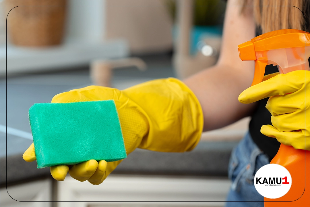 Aile Bakanlığı (ASHB) 465 temizlik görevlisi alımı başvuruları sürüyor. Başvuru şartları, kontenjanlar ve başvuru sayfasına dair detaylar Kamu1.com'un bu haberinde.