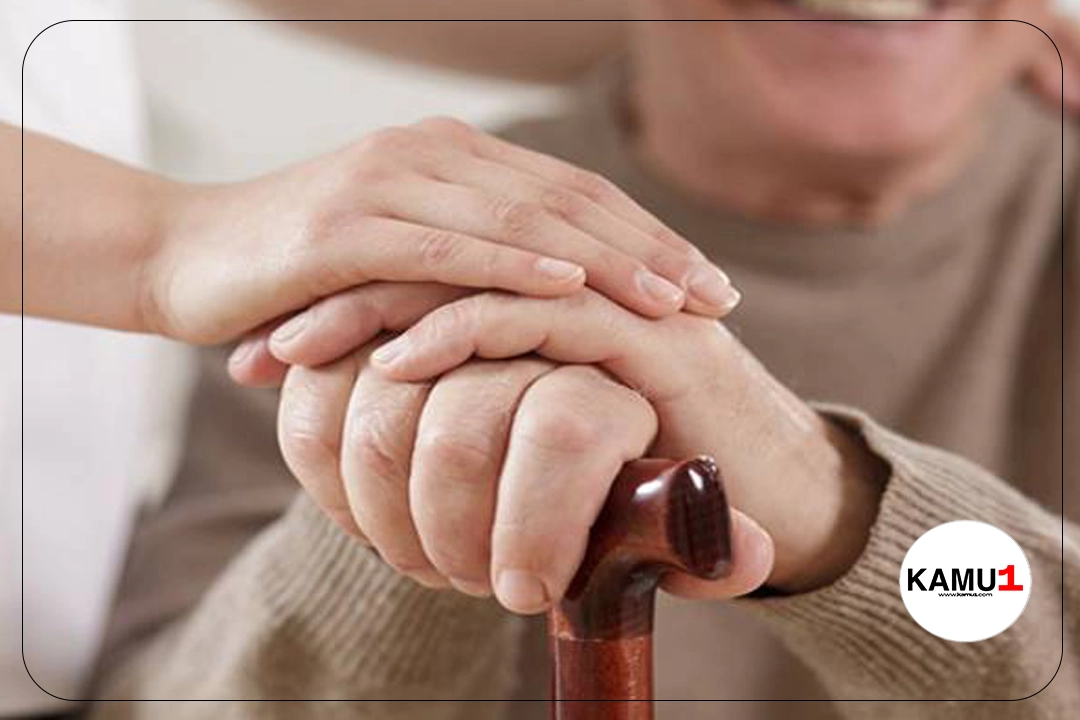 Yaşlı Destek Programı'na İlk Başvurular Alınıyor.Aile ve Sosyal Hizmetler Bakanı Mahinur Özdemir Göktaş, Türkiye'deki yaşlı nüfusun artışıyla birlikte yaşlılara yönelik hizmetlerin çeşitlendirilmesi için önemli adımların atıldığını duyurdu.