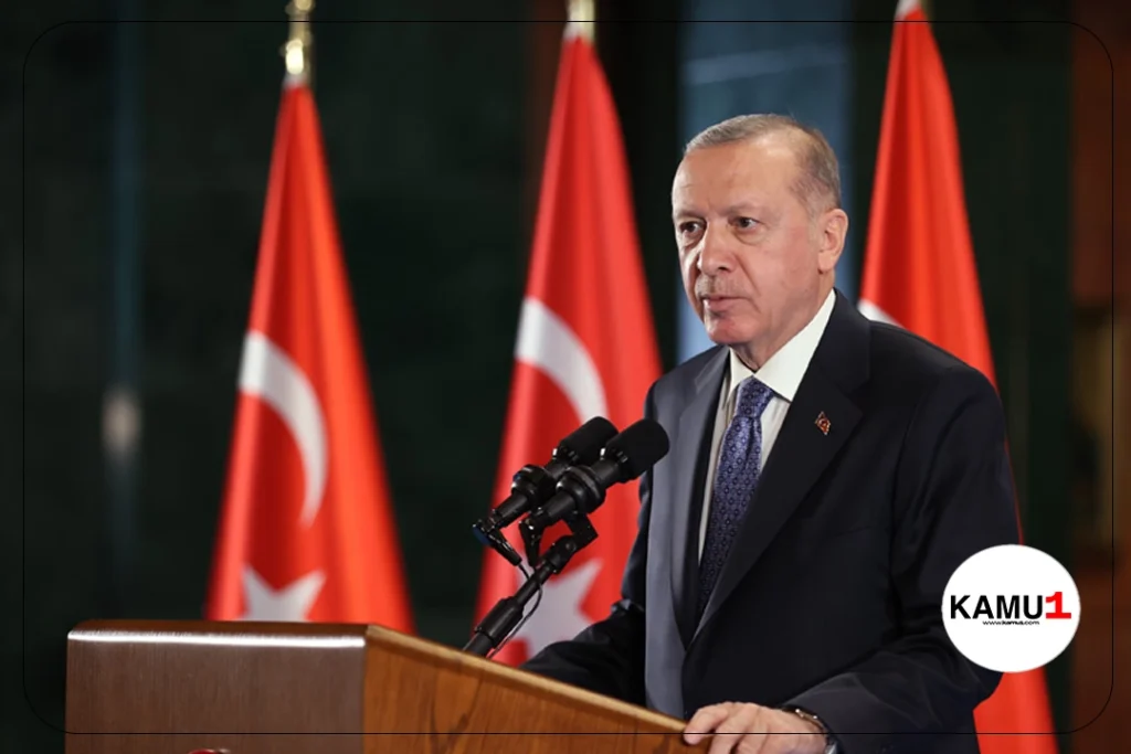 Son Dakika: Cumhurbaşkanı Erdoğan Açıklama Yapıyor.Cumhurbaşkanı Erdoğan, Kabine Toplantısı'nın ardından önemli açıklamalarda bulunuyor.