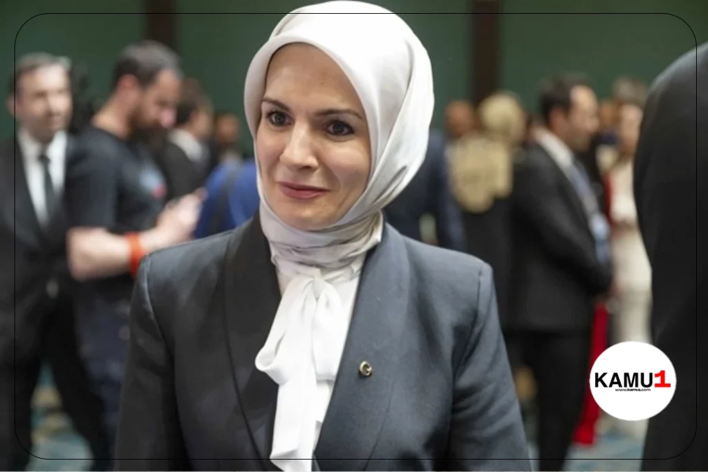 Bakan Göktaş'tan Evlilik Kredisi Açıklaması: İlk Ödeme 21 Mayıs'ta.Aile ve Sosyal Hizmetler Bakanı Mahinur Özdemir Göktaş, evlilik kredisiyle ilgili yeni bir gelişmeyi duyurdu. Bakan Göktaş, "Resmi nikahı 15-30 Nisan tarihleri arasında gerçekleştirilen çiftlerimizin kredi ödemeleri, 21 Mayıs itibarıyla hesaplarına geçmeye başlayacak" ifadelerini kullandı.