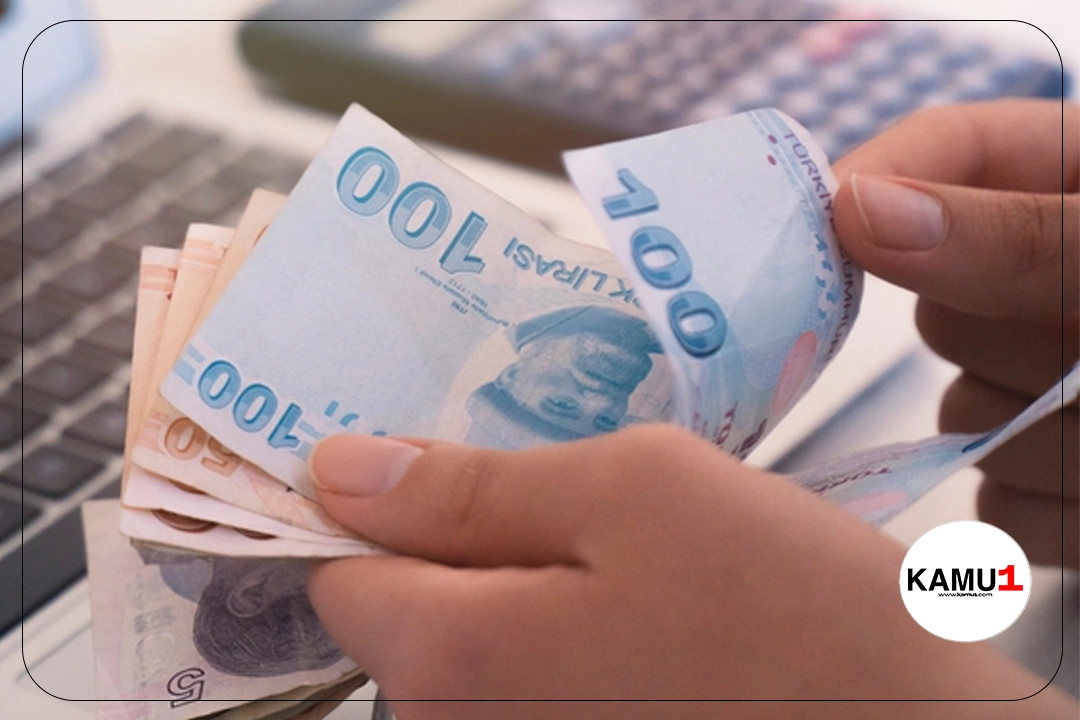 2 Yıl Geri Ödemesiz Faizsiz 150 Bin TL Kredisi Ödemeleri Başlıyor.Aile ve Sosyal Hizmetler Bakanı Mahinur Özdemir Göktaş, Aile ve Gençlik Fonu'na şimdiye kadar 9 bin 38 çiftin başvurduğunu açıkladı. Başvuruları onaylanan 2 bin 283 çifte evlilik ve danışmanlık hizmeti verilmeye başlandığını belirten Göktaş, "Eğitim programlarına katılıp resmi nikahı 15-30 Nisan tarihleri arasında gerçekleşen çiftlerimize yönelik ödemeler bugün itibarıyla başlıyor" dedi. İlk etapta başvurusu onaylanan ve evlilik öncesi eğitim programına katılan 450 çifte toplam 67,5 milyon lira destek vereceğiz diye ekledi.