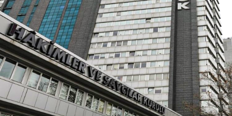 HSK Kararnamesinde Sona Gelindi! 4 Binden Fazla Hakim ve Savcının Yeri Değişiyor!